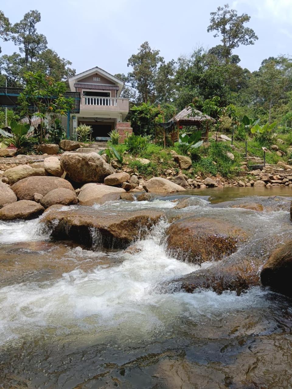 Dango1881Muslim Riverstay Padang Rengas Esterno foto